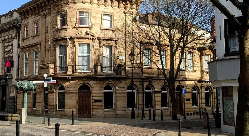 Mansion Court - Image 1