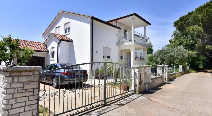 Apartments with a parking space Sveti Ivan Umag 22472 - Image 1