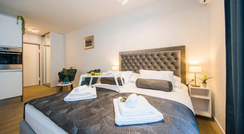 Apartment Var - Image 1