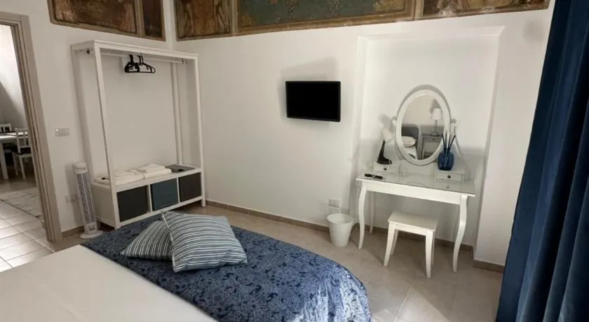 Clarissa Guest House via di Mezzo 194 - Image 1