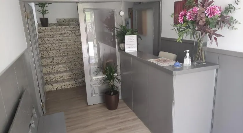 Hostal Cruce - Image 1