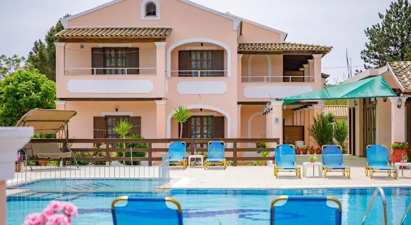 Nikos Pool House & Apartments - Image 1
