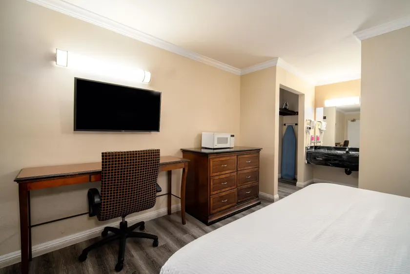 Sea Rock Inn - Los Angeles - Image 1