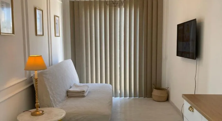 KINGS SQUARE Holiday Apartments - Image 1