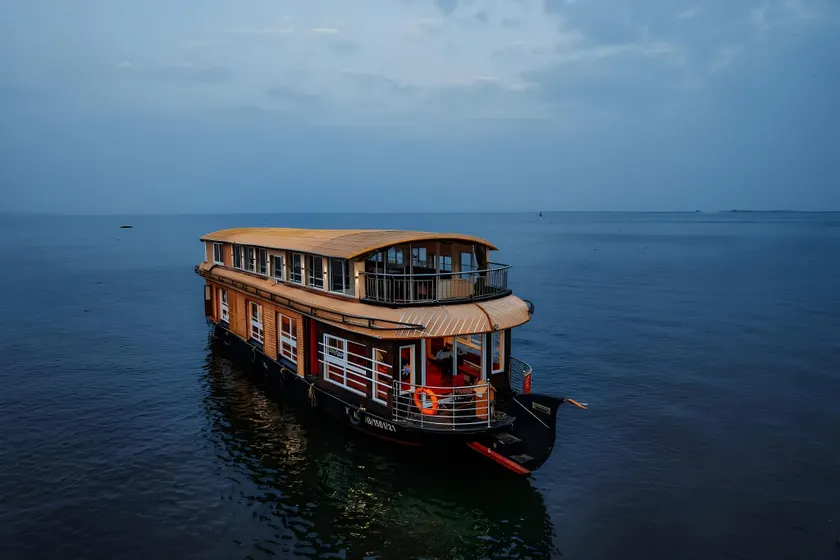 Venice Premium Houseboats Alleppey - Image 1