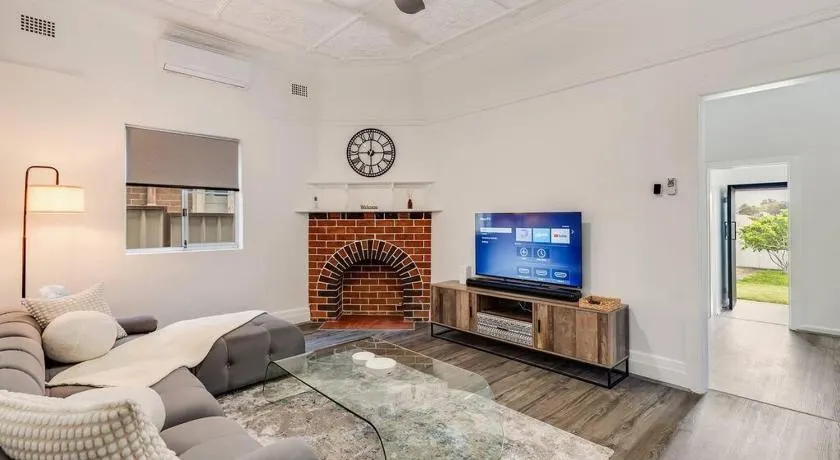 Spacious 3-Bedroom Family Home in Concord's Heart! - Image 1