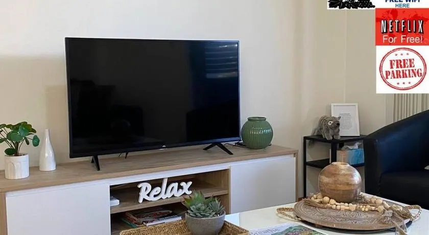 Smart Modern Close City/Airport WIFI/Park/Netflix - Image 1