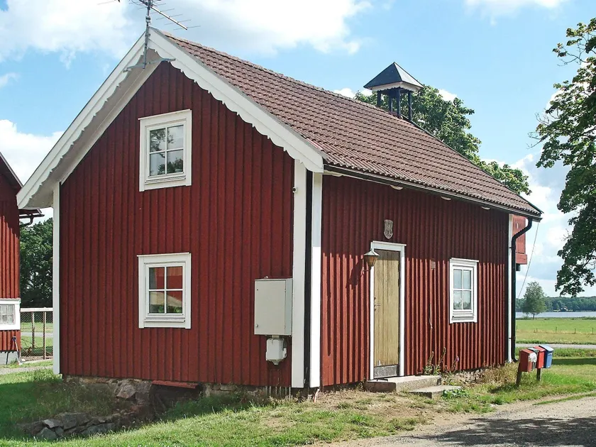5 person holiday home in LÖNASHULT-By Traum - Image 1