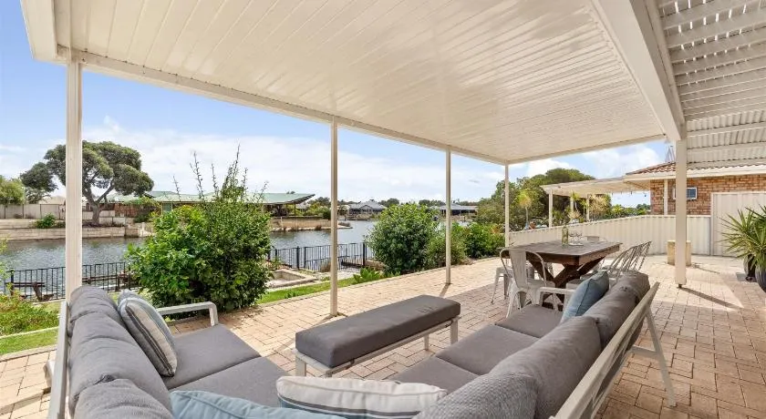 Canal viewPrivate JettyFamily-Pet Friendly - Image 1