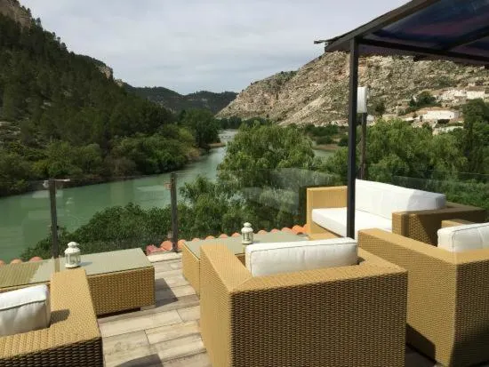 Hostal Avenjúcar - Image 1