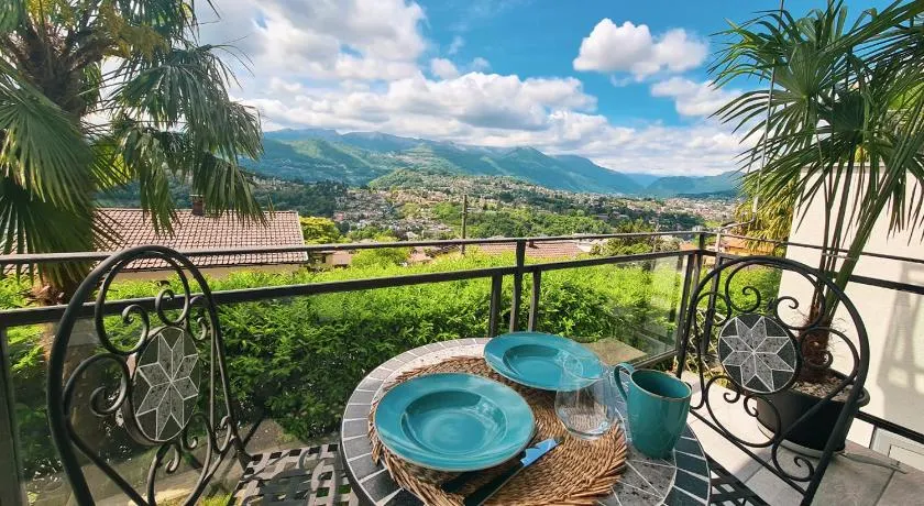 Suite Apartment with a view and free parking - Image 1