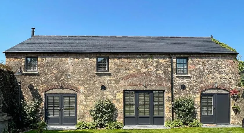 Converted Victorian Coach House with Hot Tub - Image 1