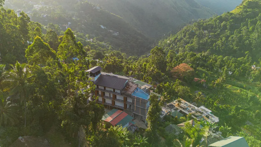 Crystal Spring Luxury Hotel - Image 1