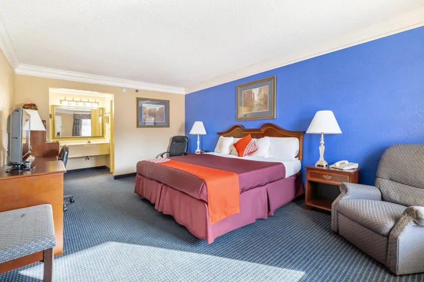 OYO Hotel Rome GA Historic District - Image 1