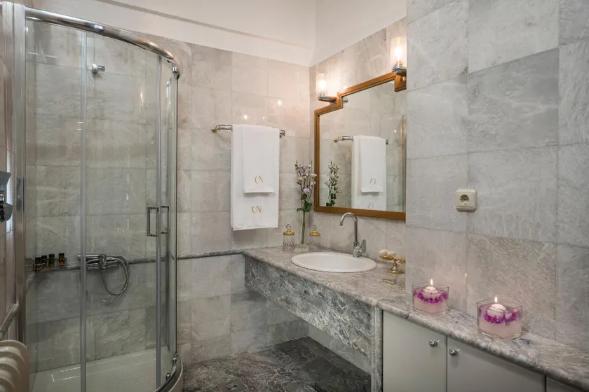 Soul of Sun - Spacious Luxury 90sqm Apartment, 2 Bathrooms, Chania Center, Private Parking Available 900m - Image 1