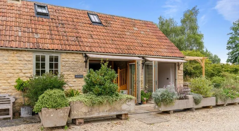 Little Coach House - Image 1