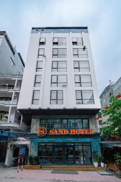 Sand Hotel - Image 1