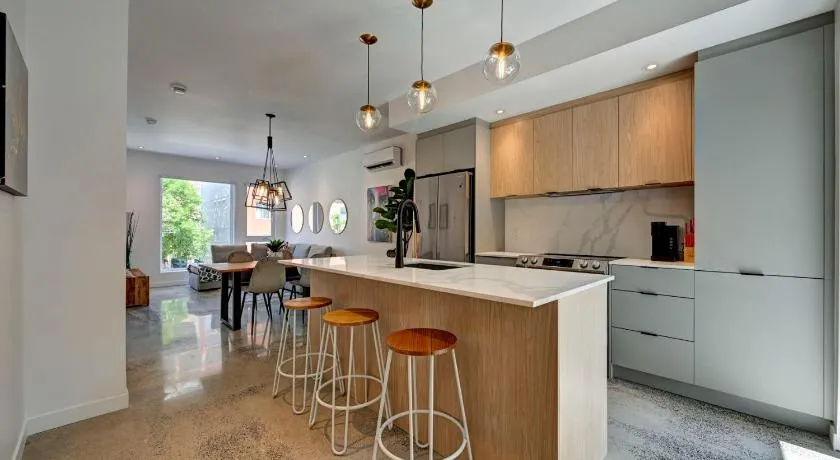 Amazing 1Bedroom Great Location presented by TripMontreal - Image 1