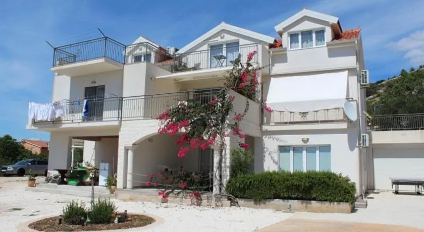 APARTMANI BELVEDERE BILO - Image 1