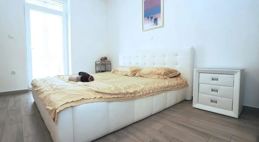 Apartment Zane Bacvice - Image 1