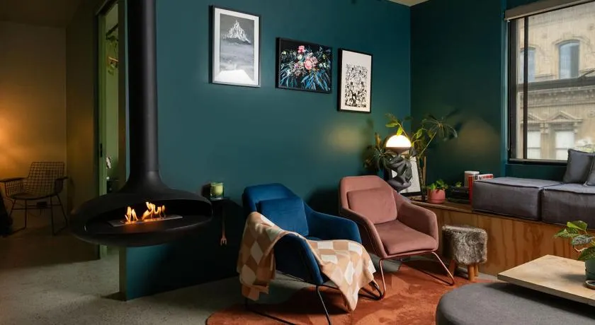 BONNE SOIREE ON SMITH - Architectural 2Bed Conversion with Parking - Image 1