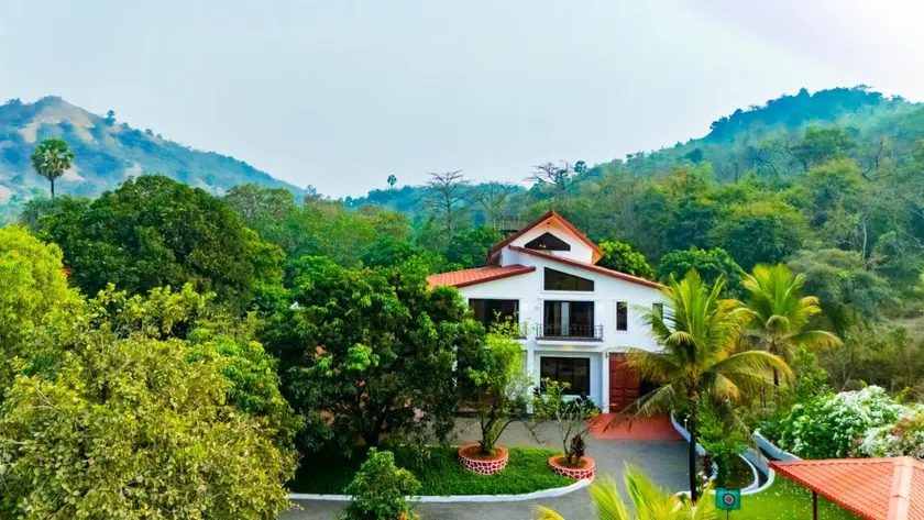 Valdivian Villa by Alaya Stays 3- BHK with Verandah, Temple and Machan - Image 1