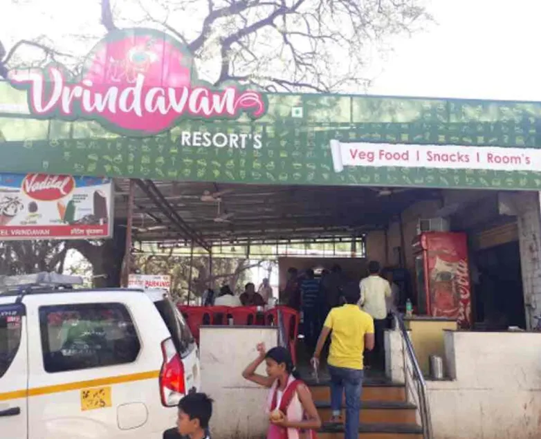 Hotel Vrindavan Verul - Image 1