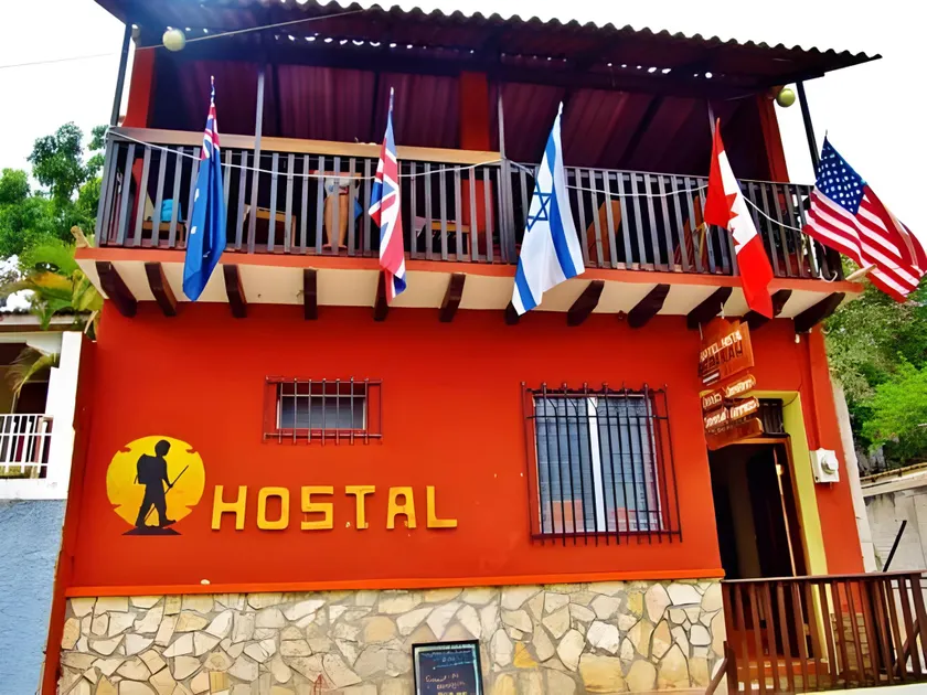 Stella Hostal - Central Park - Image 1