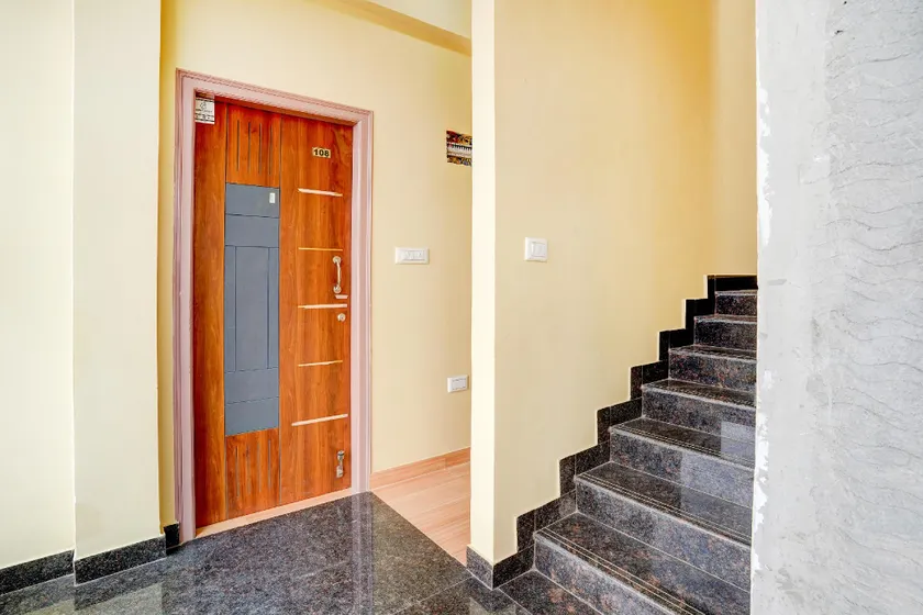 Hotel O by OYO PALMS INN ELEGANT STAY - Image 1