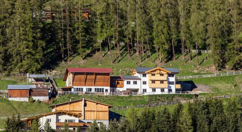 Buachbinder Hof - Image 1