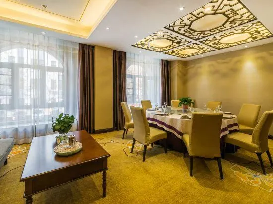 Dongda Fucheng Business Hotel - Image 1