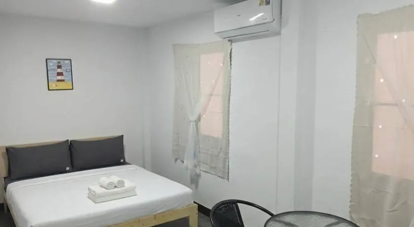 Middle Road Hostel - Image 1