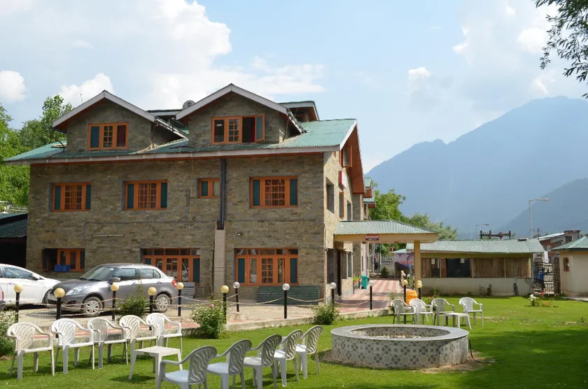 Hotel Outlook - Pahalgam - Image 1