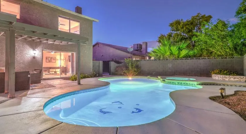 静 Tokyo Escape - Chinatown Heated Pool Retreat near the Strip with Hot Tub, Pool Table, Dog Friendly - Image 1