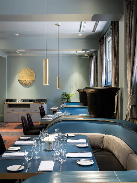 Tattersalls Hotel - Image 1