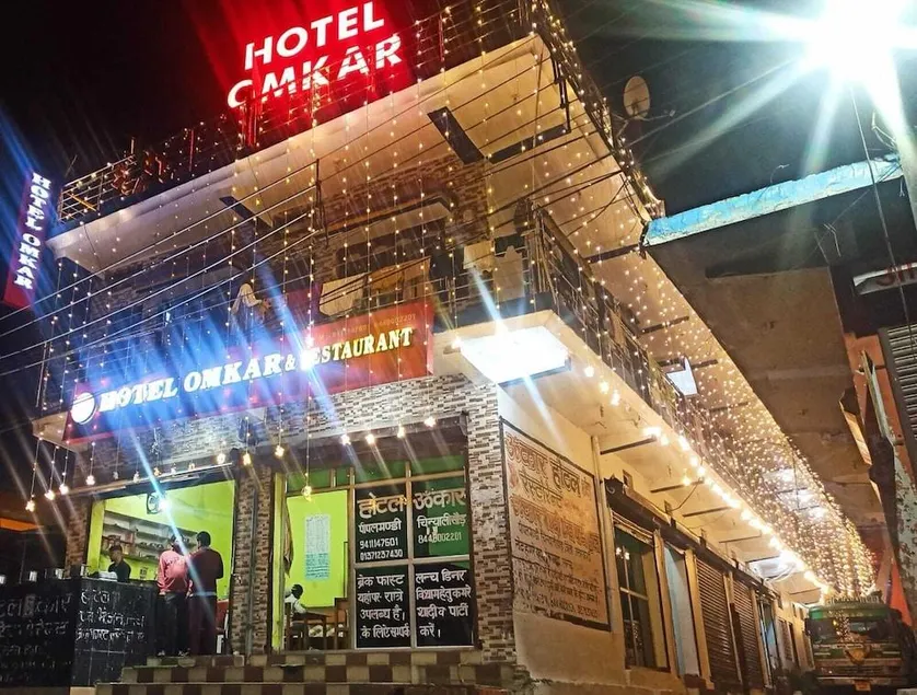 Hotel Omkaar and Restaurant Chinyalisaur - Image 1