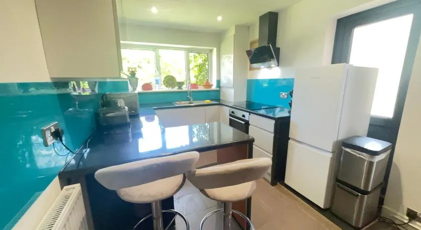A Nice 2BR Fully Furnished with Parking 2BRFN LP - Image 1