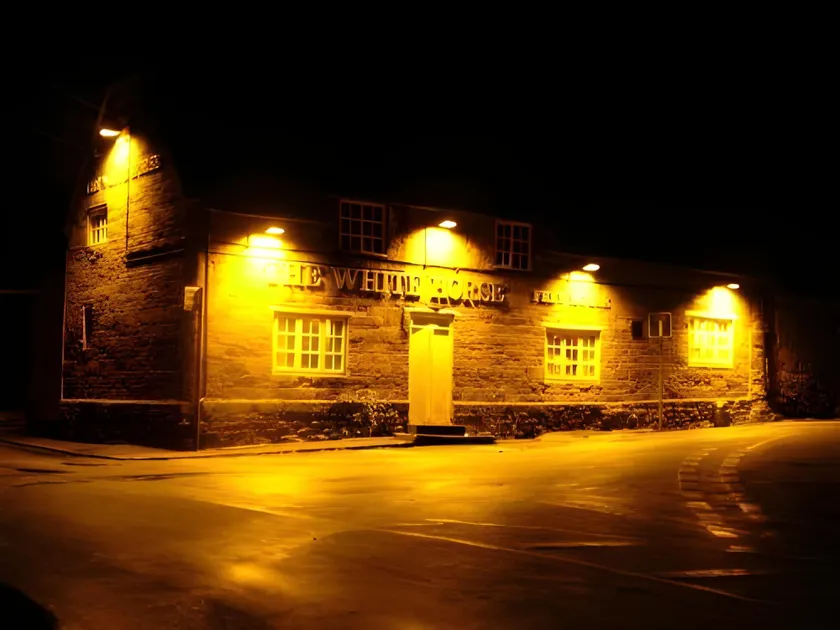 White Horse Inn & Restaurant - Image 1