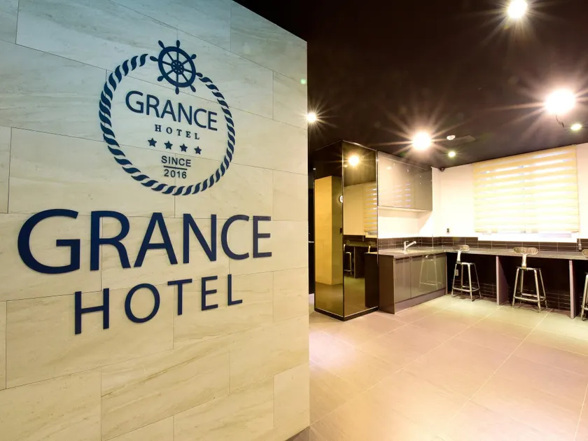 Grance Hotel - Image 1