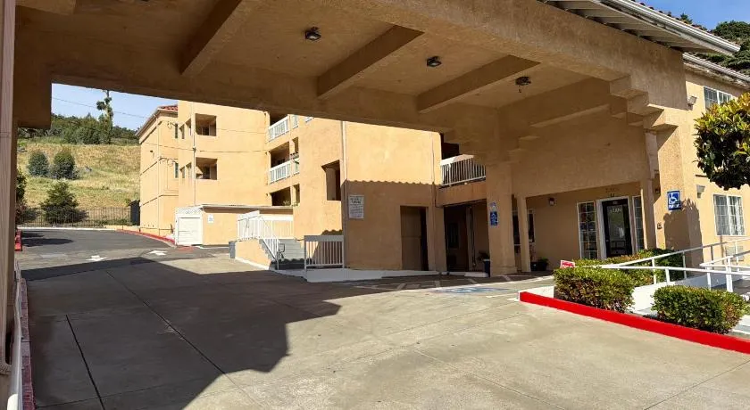 Foothills Inn - Image 1