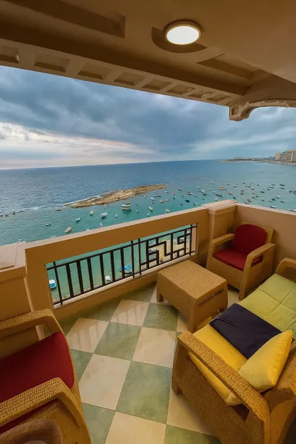 Entire seaview 3 bedroom apartment in central alex - Image 1