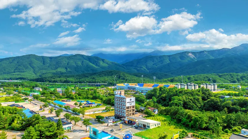 Sokcho Seorak Hill Hotel & Pension - Image 1