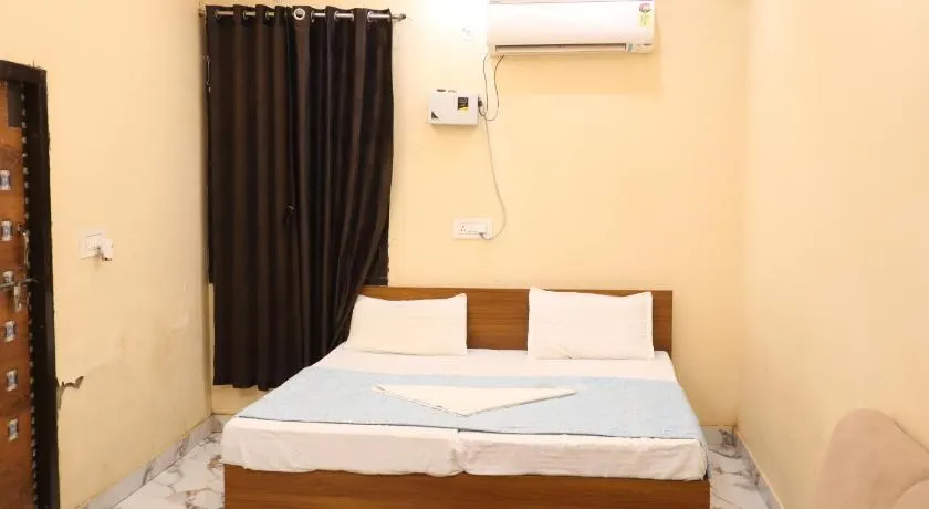 Sagar grand hotel - Image 1
