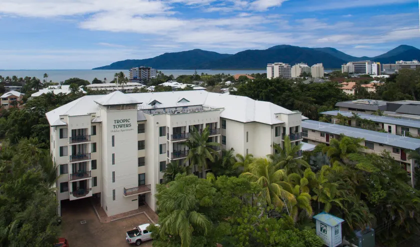 Tropic Towers Apartments - Image 1
