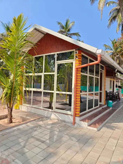 His Grace BEACH AVENUE, Malpe Beach - Image 1