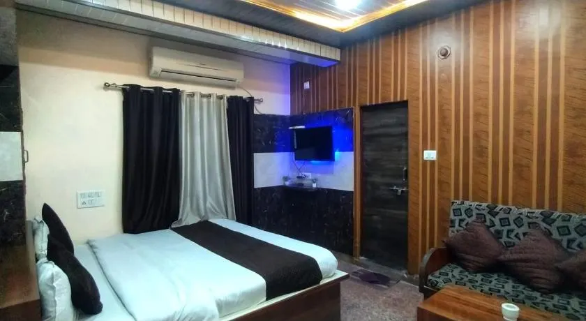 Hotel Sourabh Palace - Image 1