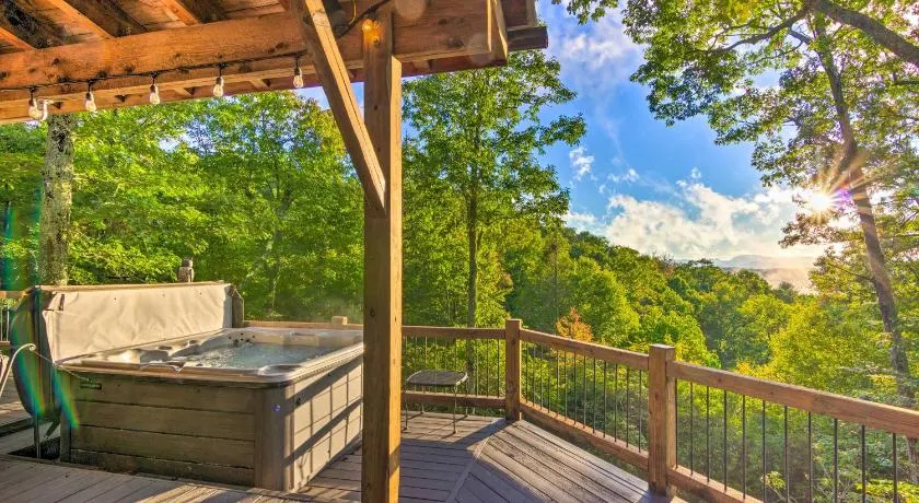 Couples’ Treehouse Retreat w/ Hot Tub & Views - Image 1