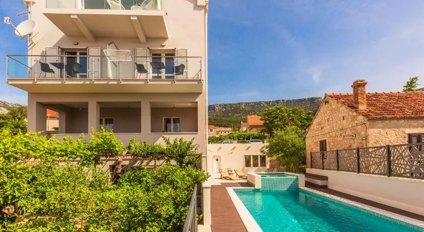 Bol Summer Residence - Image 1