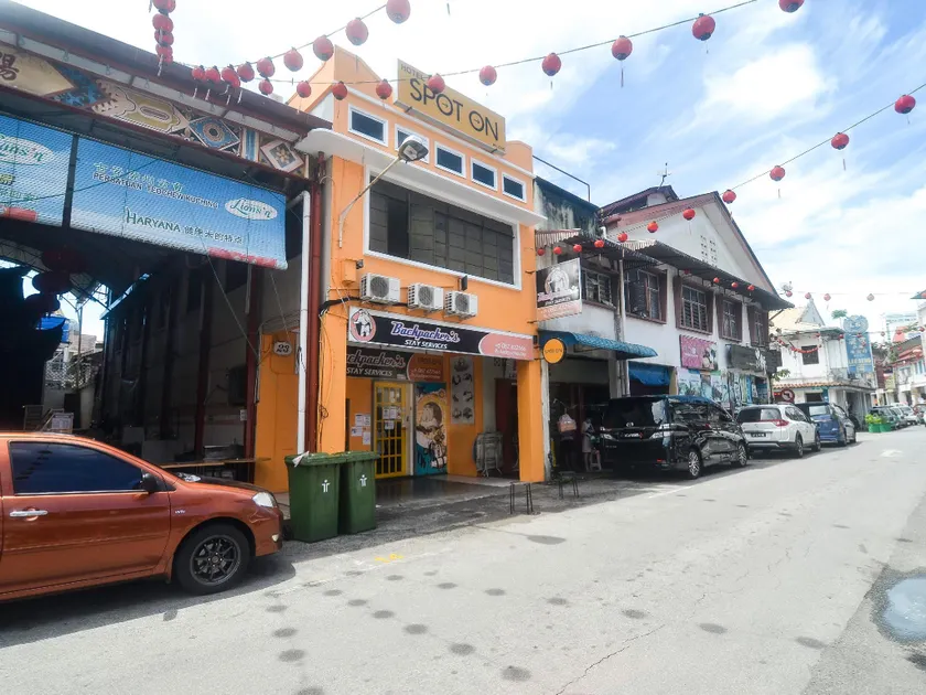Backpacker's Stay Services - Image 1