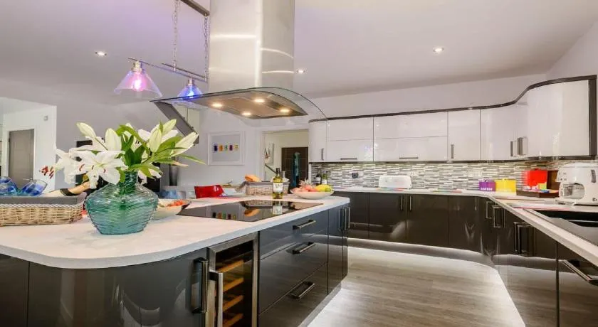 Kingfisher Lodge - 4 Bed Villa - Image 1